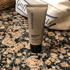 Bare minerals complexion rescue